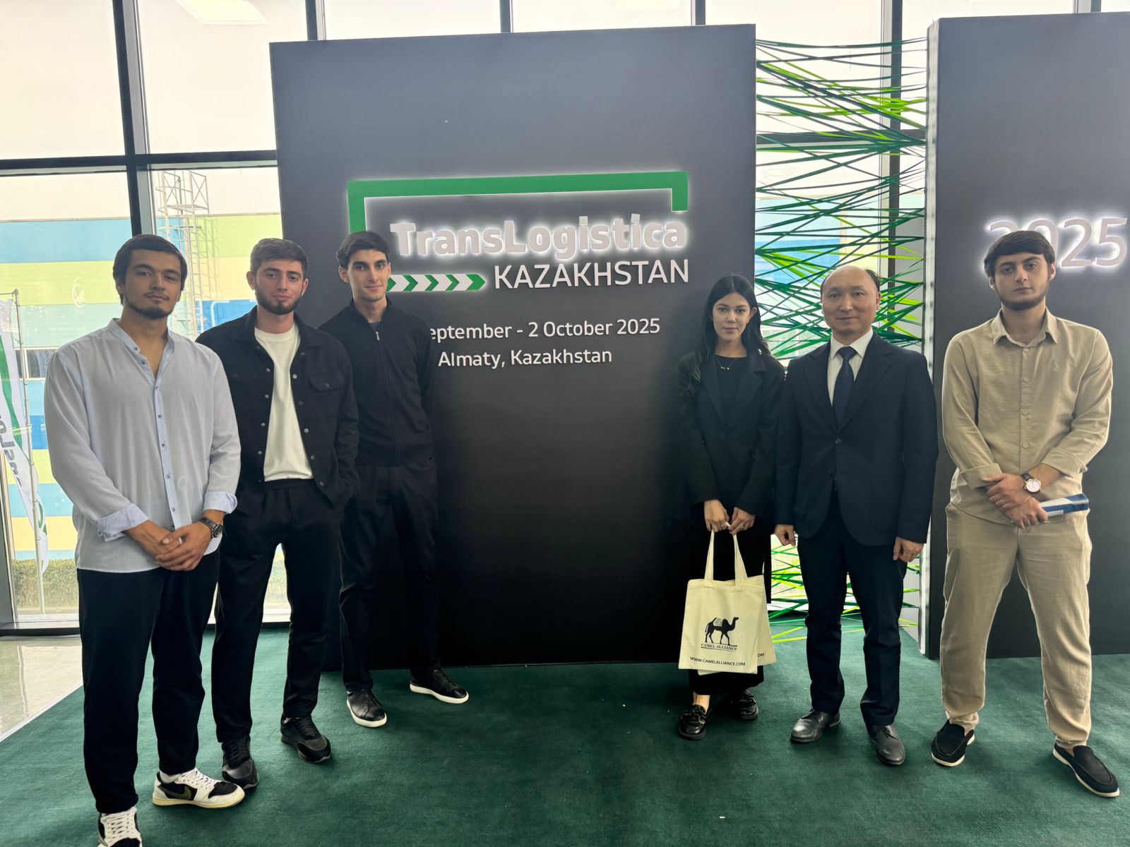 Q University студенттері TransLogistica Kazakhstan 2025 халықаралық көрмесіне қатысты