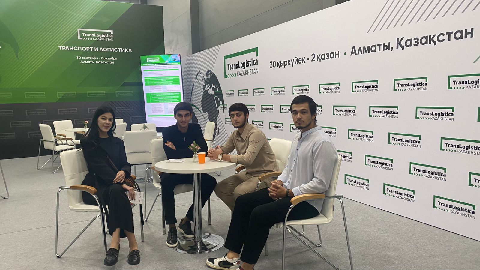 Q University студенттері TransLogistica Kazakhstan 2025 халықаралық көрмесіне қатысты 	
