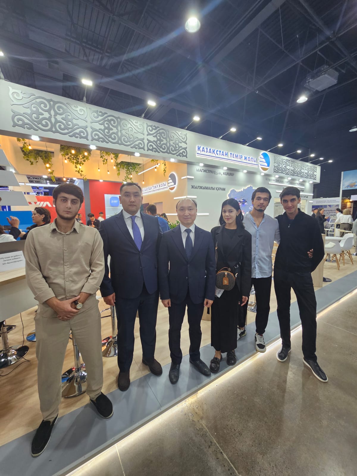 Q University студенттері TransLogistica Kazakhstan 2025 халықаралық көрмесіне қатысты 	