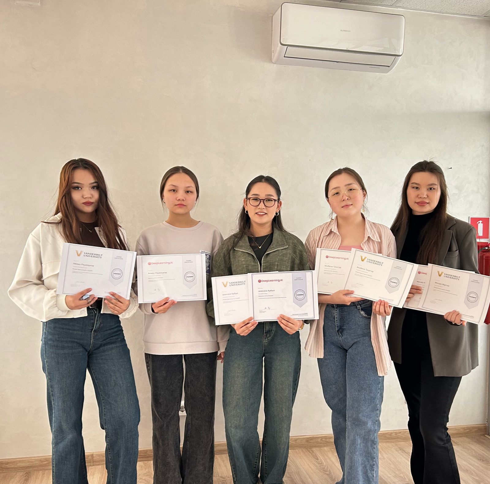 Қосымша білім беру аясында 6В03102-Психология білім беру бағдарламасының екінші курс студенттері Coursera платформасында курстардан өтті.