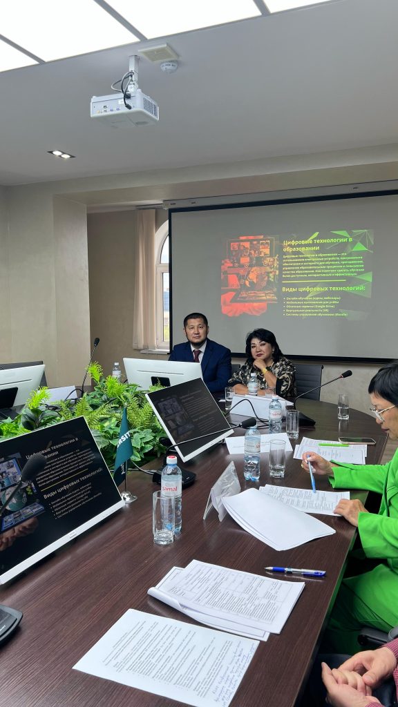 2025 жылғы 14 сәуірде «Құқық» академиялық мектебі Қазақстандағы Ғылым күнін мерекелеу аясында цифрландыру, құқықтық институттарды трансформациялау және халықаралық ынтымақтастық жағдайында заң ғылымы мен білімінің өзекті мәселелеріне арналған «Заң ғылымы мен білімінің заманауи мәселелері» атты 7-ші Халықаралық ғылыми-тәжірибелік конференциясын ұйымдастырды және өткізді.