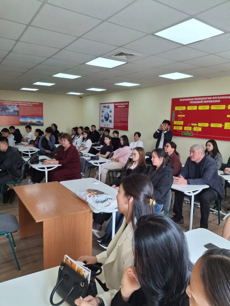 Жасанды интеллект білімнің барлық салаларын өзгертеді. Бұл гуманитарлық және одан тыс сала мамандары үшін жаңа көкжиектерді ашады.