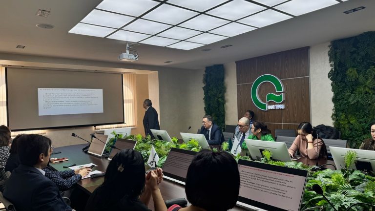 2025 жылдың 24 ақпанында «IT және Services» академиялық мектебінің ұйымдастыруымен «21 ғасырдағы цифрлық білім беру құралдары» тақырыбында әдістемелік семинар өтті.