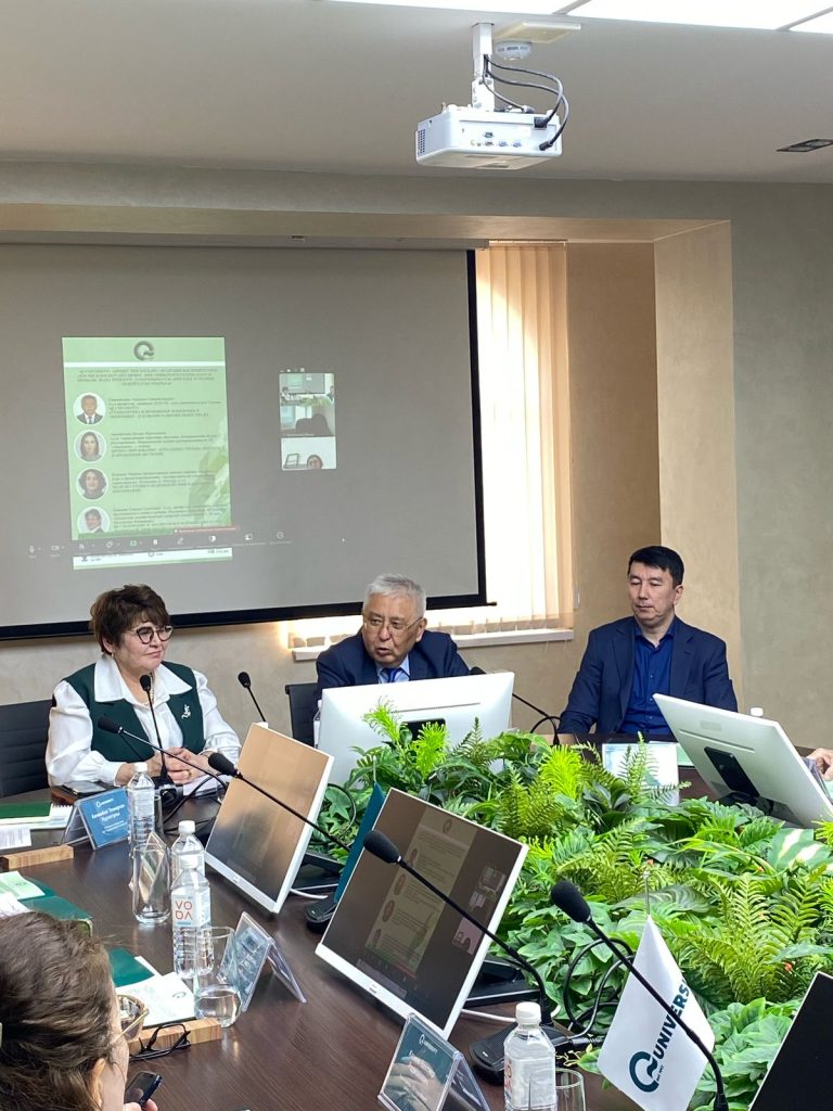2025 жылғы 21 ақпанда «Q UNIVERSITY» университетінің «Бизнес және басқару» Академиялық комитетінде «Кәсіби білім беруде бизнес пен университеттердің өзара әрекеттестігі: жаңа трендтер» тақырыбында кеңейтілген дөңгелек үстел отырысы өтті.