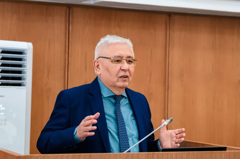2025 жылғы 10 қаңтарда Абай атындағы Қазақ ұлттық педагогикалық университеті мен Q University бірлесе отырып, академик С.Ж. Пралиевтің құрметіне арналған «Білім беру стратегиялары: Болашақ мамандарды даярлау» атты ІІ Халықаралық педагогикалық форумын өткізді