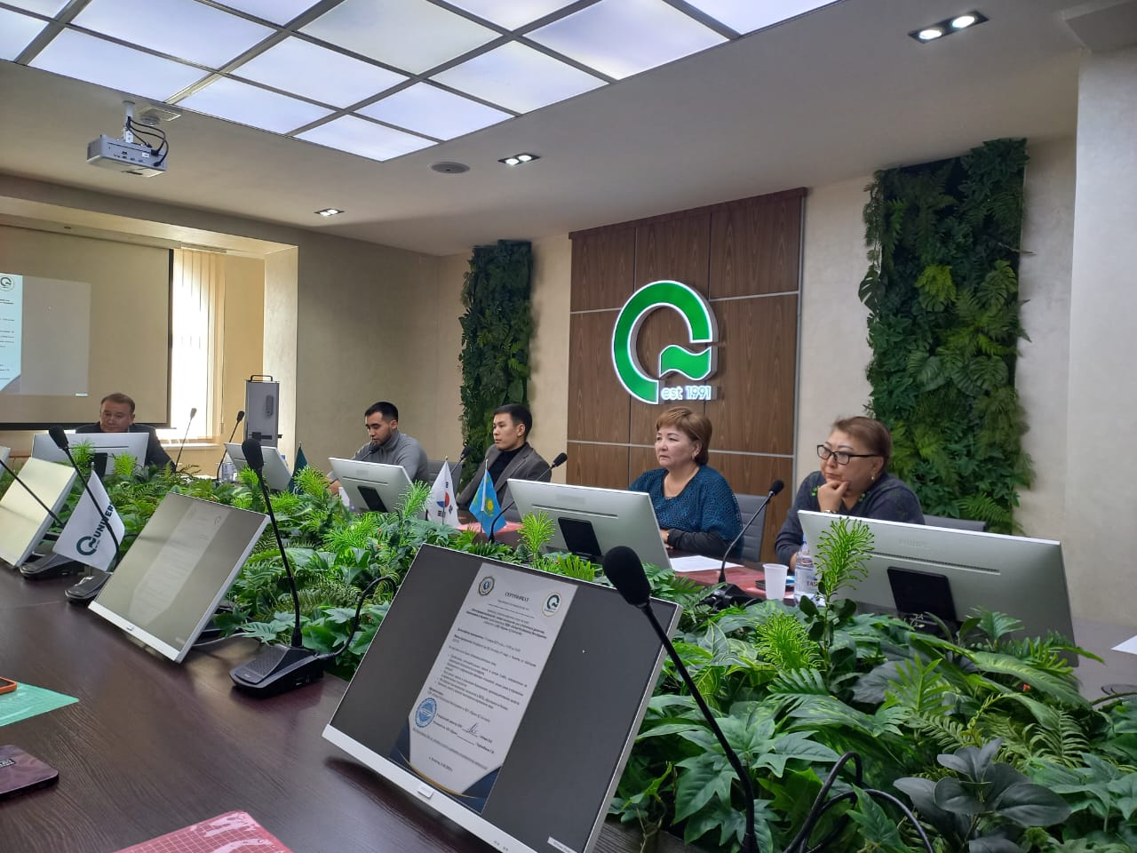 «Құқық» академиялық мектебі Global Professional Development оқу орталығымен бірлесіп «Инновацияларды интеграциялау: білім мен бизнестің тұрақты дамуының жолындағы ақылды технологиялар» тақырыбында дөңгелек үстел ұйымдастырды