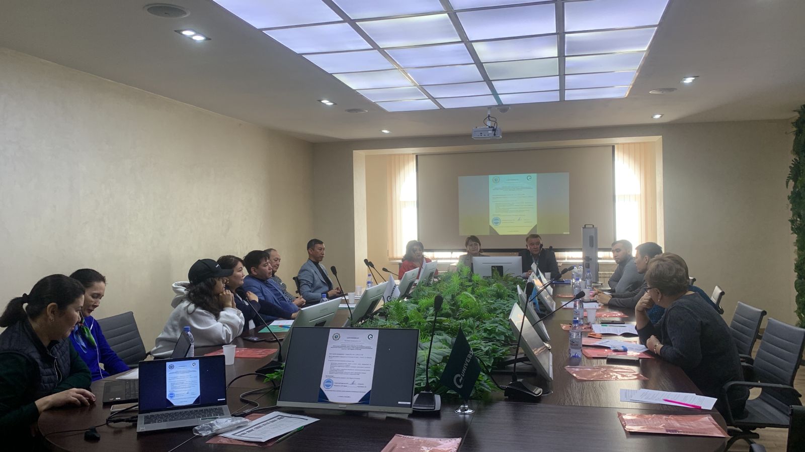 «Құқық» академиялық мектебі Global Professional Development оқу орталығымен бірлесіп «Инновацияларды интеграциялау: білім мен бизнестің тұрақты дамуының жолындағы ақылды технологиялар» тақырыбында дөңгелек үстел ұйымдастырды
