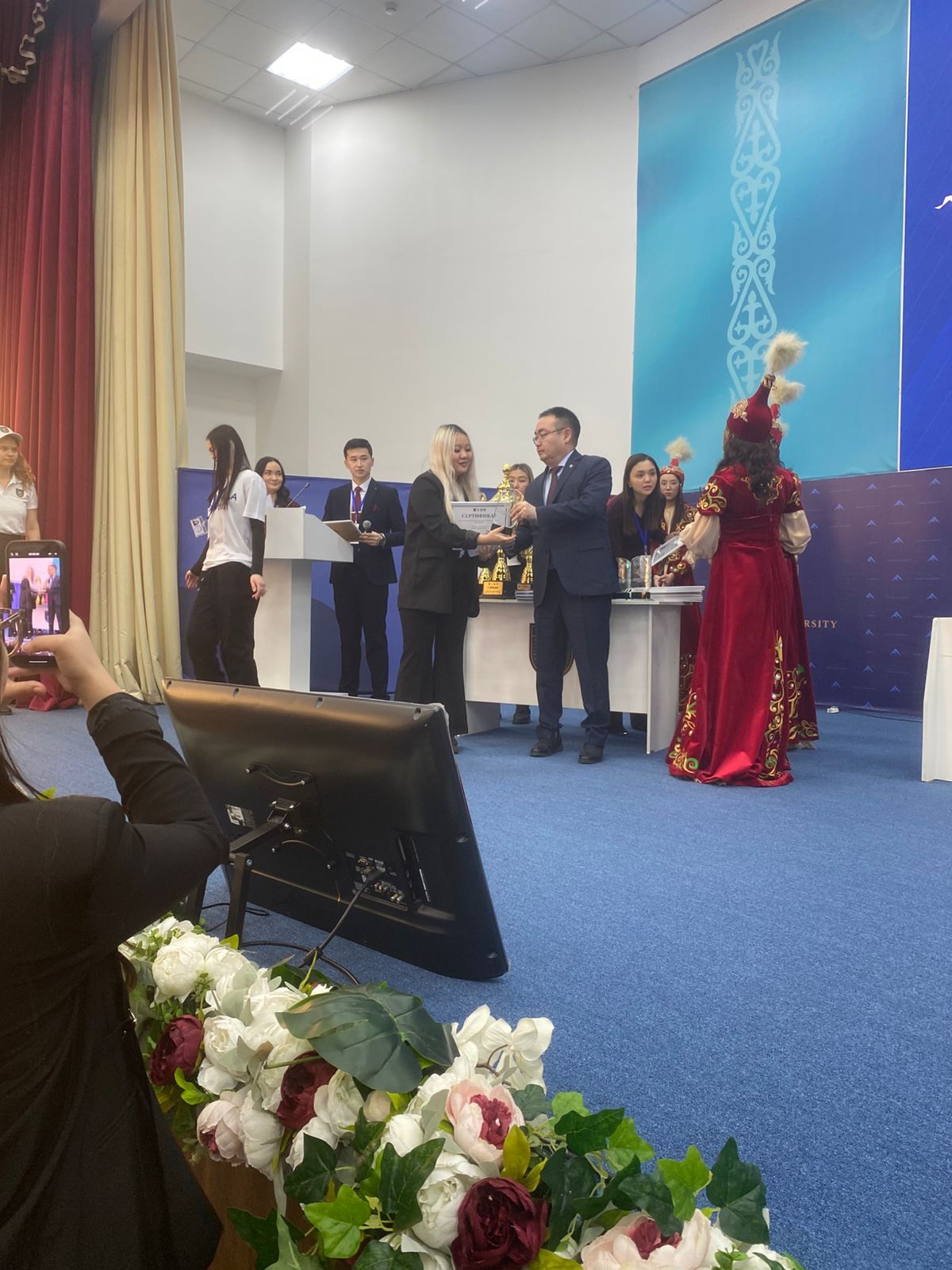 «Заң» академиялық мектебінің басшылығы 1 курс студенттері Әли Әлия, Мұрат Аян, Мирзабаева Шайра, Нұрқасым Ерасылдан құралған «Әділет Альянсы» командасын ғылыми қызметті жүзеге асырудағы табысты бастамаларымен құттықтайды