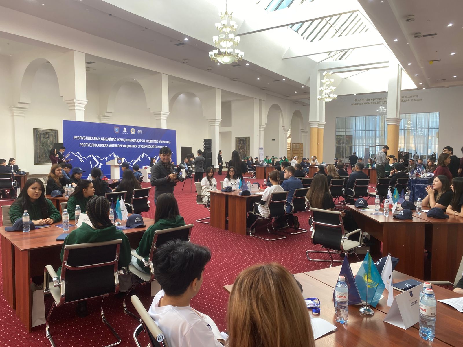 «Заң» академиялық мектебінің басшылығы 1 курс студенттері Әли Әлия, Мұрат Аян, Мирзабаева Шайра, Нұрқасым Ерасылдан құралған «Әділет Альянсы» командасын ғылыми қызметті жүзеге асырудағы табысты бастамаларымен құттықтайды