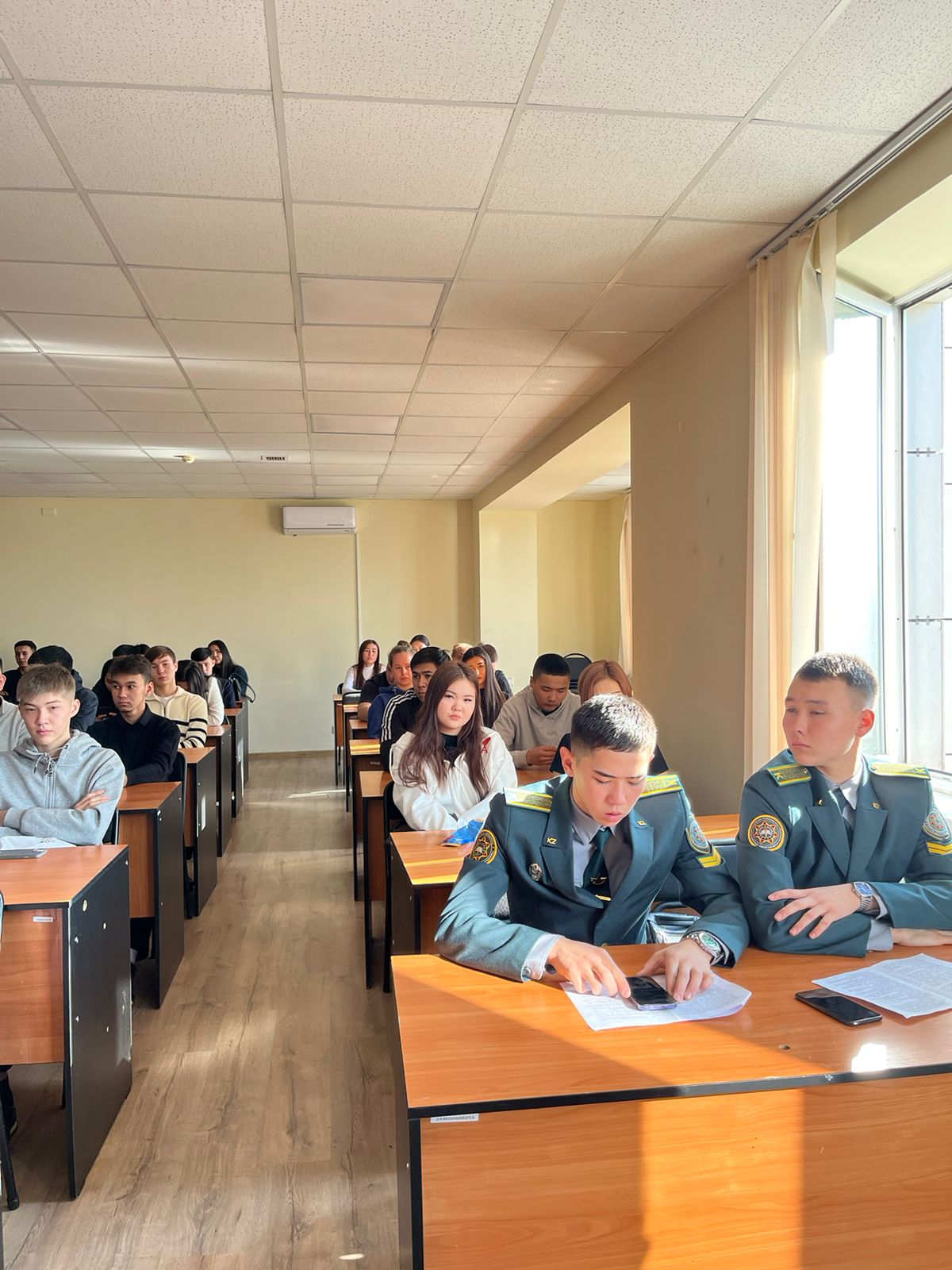 2024 жылдың 19 қарашасында «Құқық» Академиялық мектебі «Жәбірленушілердің мобильді қосымшаларын пайдалану арқылы интернет-алаяқтықтың жаңа қауіптері» тақырыбында студенттік конференция ұйымдастырып, өткізді