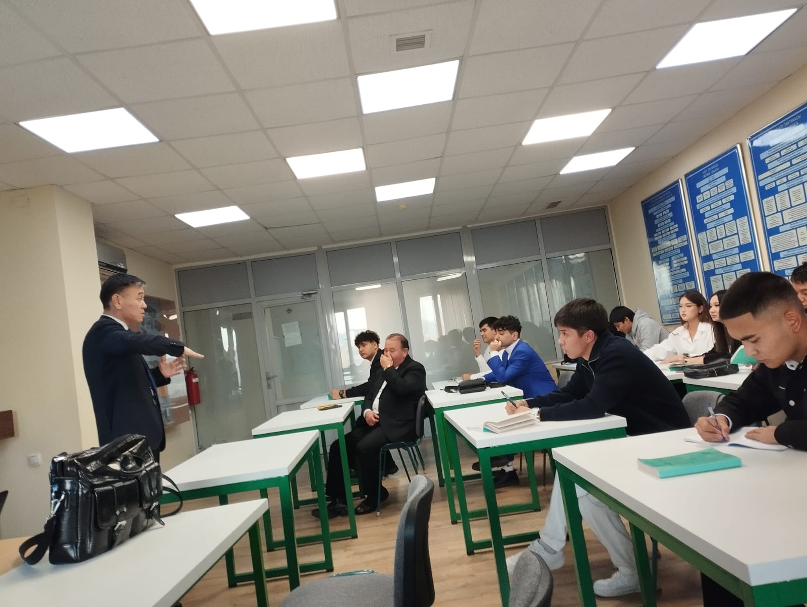 "Құқық" Академиялық мектебінде өткізілген ашық сабақтар