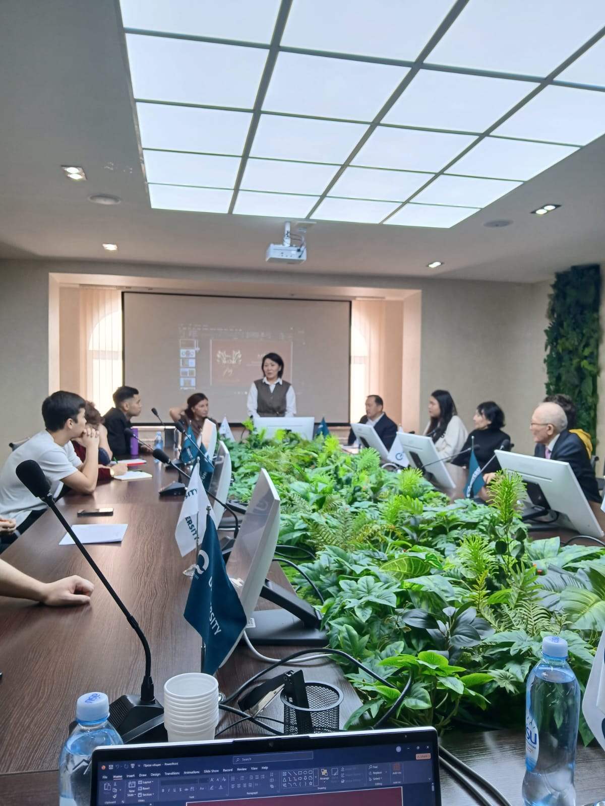 2025 жылғы 25 қараша күні сағат 12:00-де конференц-залда «MPIC Орталық Азия» ЖШС ұйымдастырған академиялық бағдарлама аясындағы ашық қонақ дәрісі өтті.