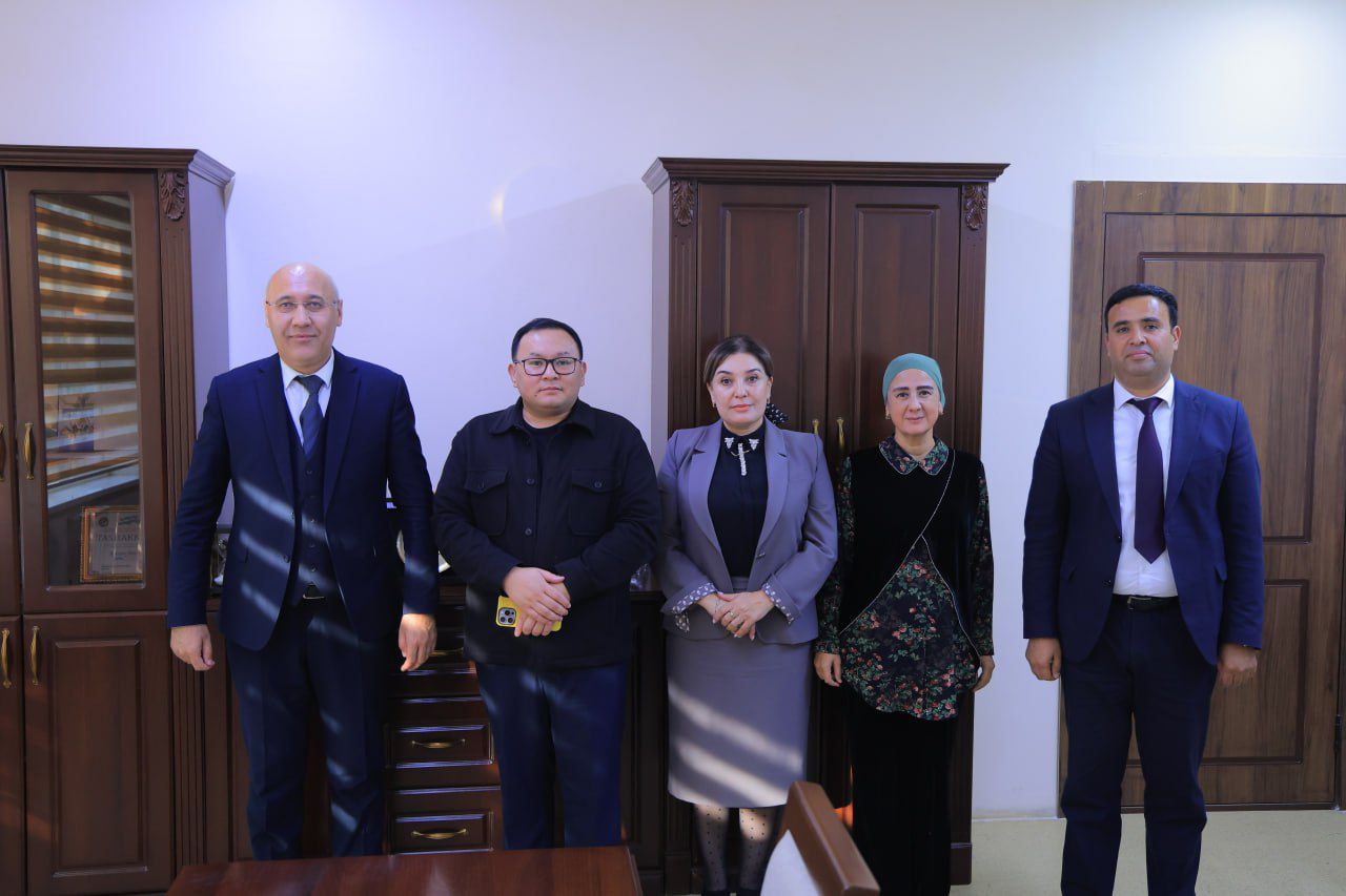 Q University өкілі Бұхара мемлекеттік педагогикалық институтында жұмыс сапарымен болды.