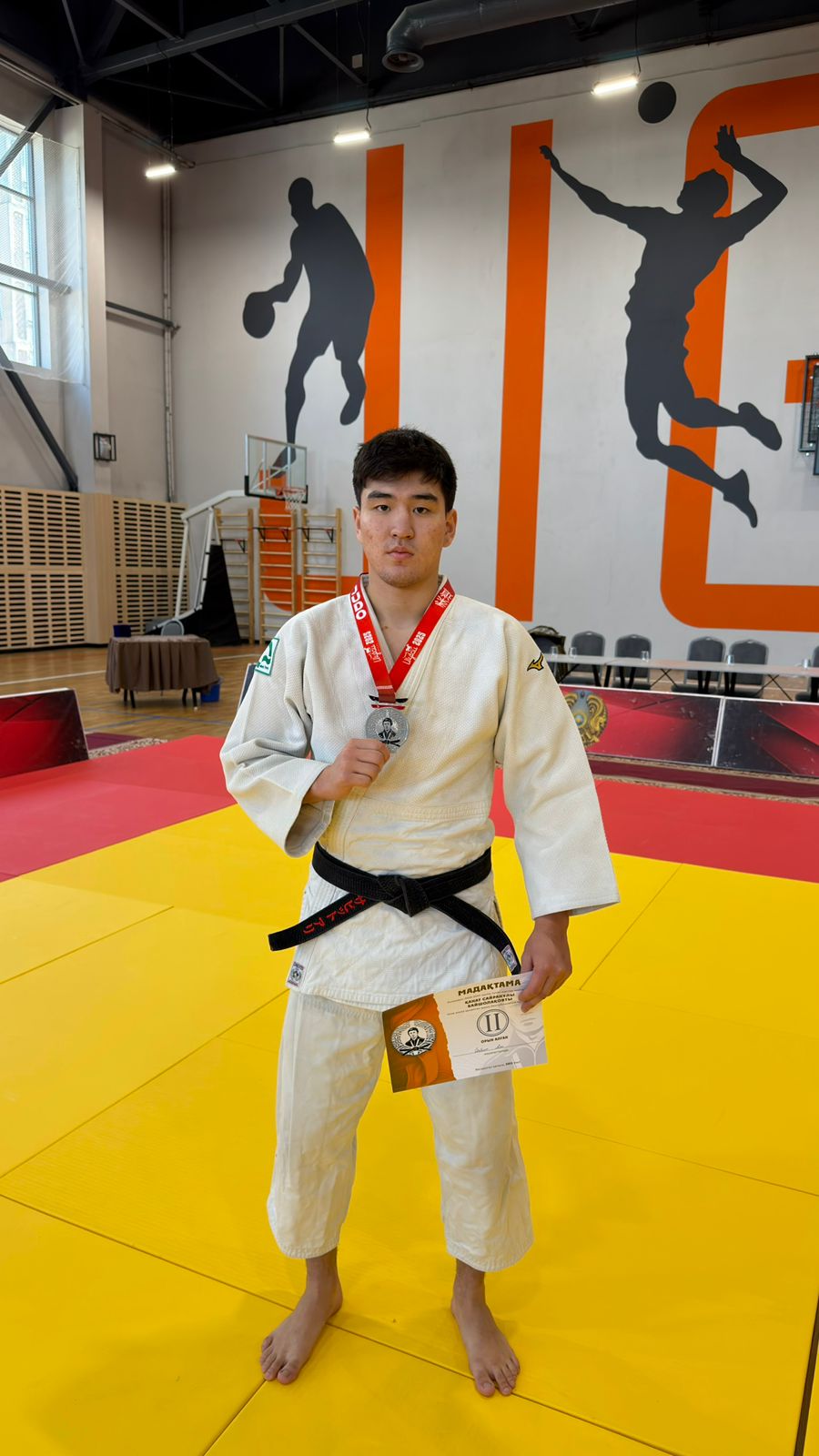 Жеңісіңізбен құттықтаймыз!