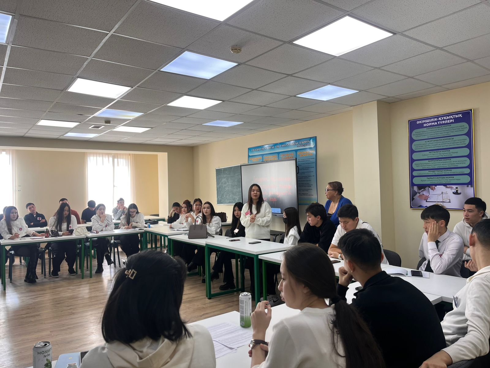 Roundtable discussion on "The Impact of Artificial Intelligence and Social Media on Student Personality Development."