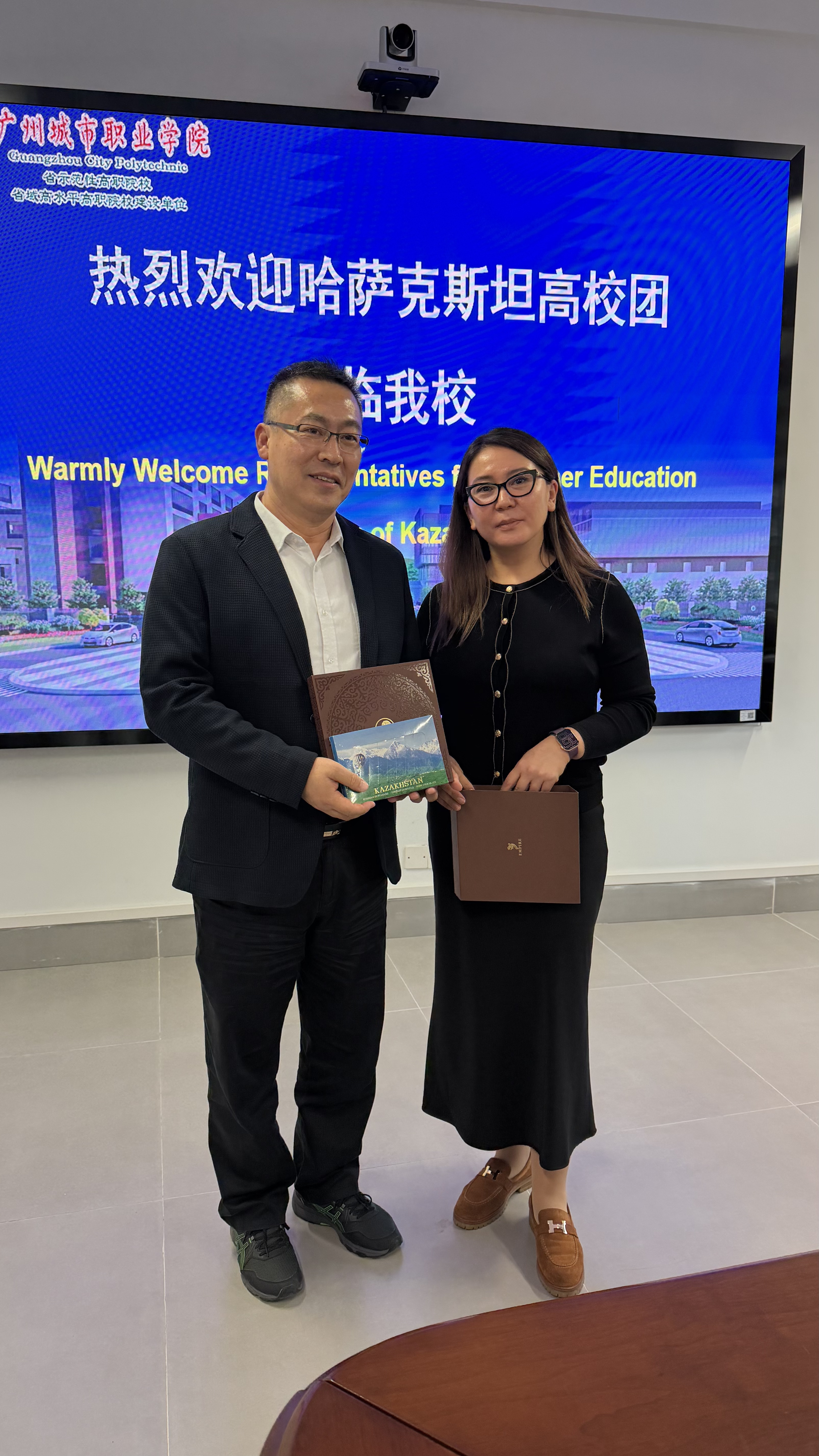 Q University мен Guangzhou City Polytechnic стратегиялық әріптестік туралы меморандумға қол қойды