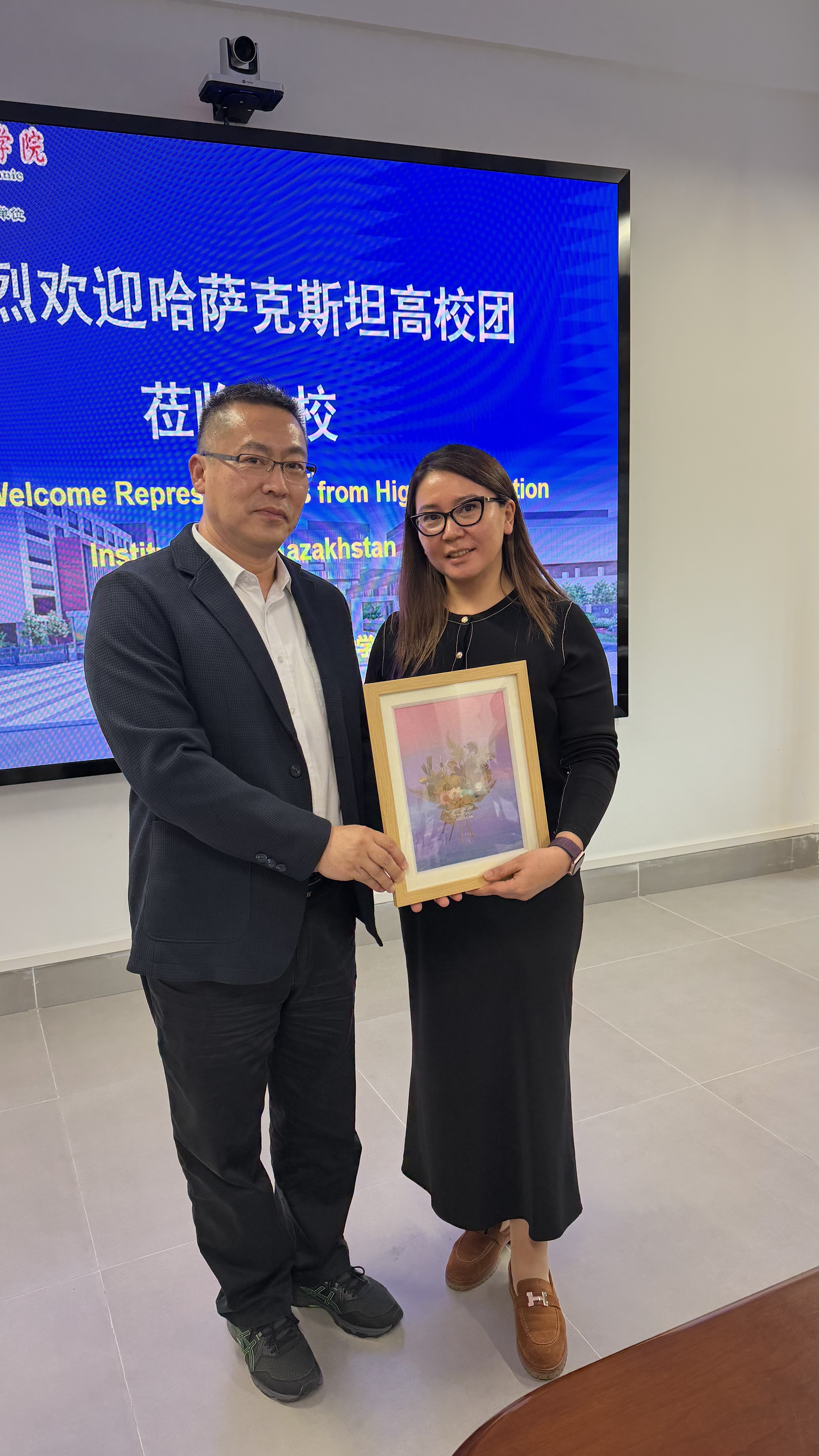 Q University мен Guangzhou City Polytechnic стратегиялық әріптестік туралы меморандумға қол қойды