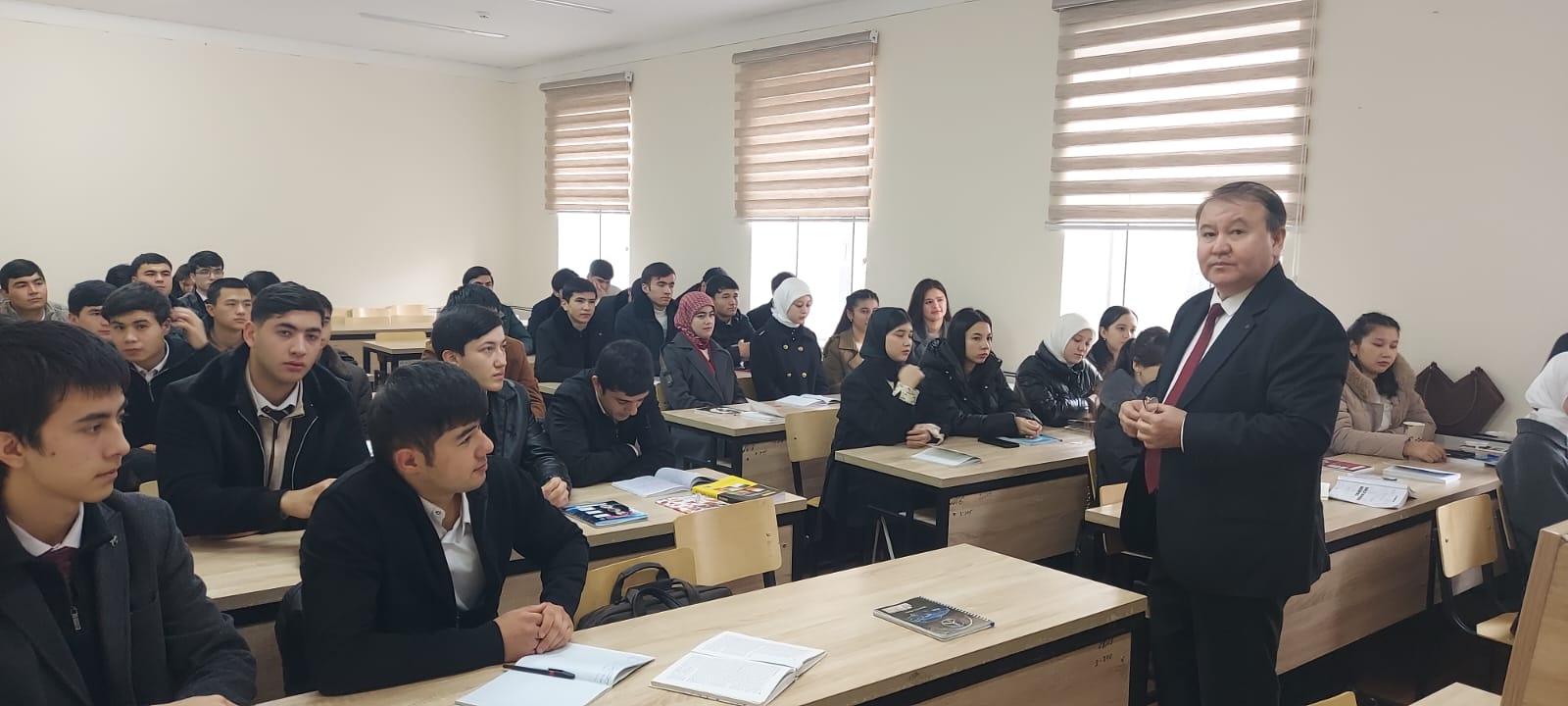 Ферғана мемлекеттік университетінде дәрістердің қонақ курсы