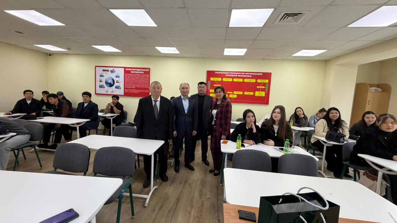 17 апреля 2026 года в Академической школе «IT и услуг» Q University состоялась гостевая лекция, направленная на развитие профессиональных компетенций студентов и ознакомление с современными цифровыми инженерными решениями.